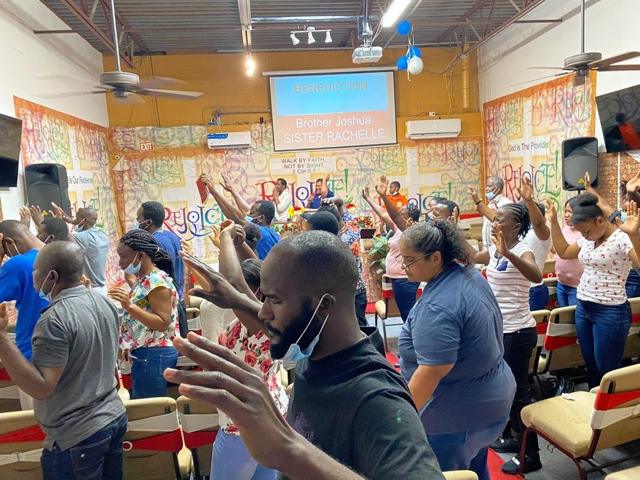 Packed worship service in El Paso, 2021